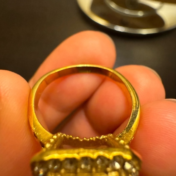 Yellow crystal ring--size 7.5 - Picture 7 of 9